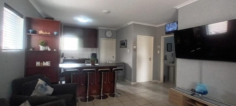 3 Bedroom Property for Sale in Pelikan Park Western Cape